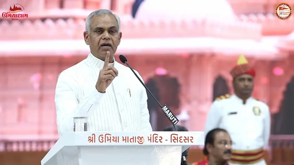 આચાર્ય દેવવ્રતે પ્રાકૃતિક કૃષિ અભિયાન વિષે સંબોધન કર્યું